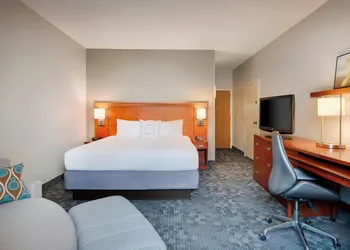 Courtyard by Marriott Savannah Midtown hotel thumbnail 4