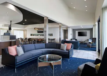 Courtyard by Marriott Phoenix Airport hotel thumbnail 2