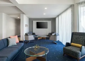 Courtyard by Marriott Phoenix Airport hotel thumbnail 5