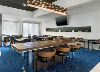 Courtyard by Marriott Phoenix Airport hotel thumbnail 6