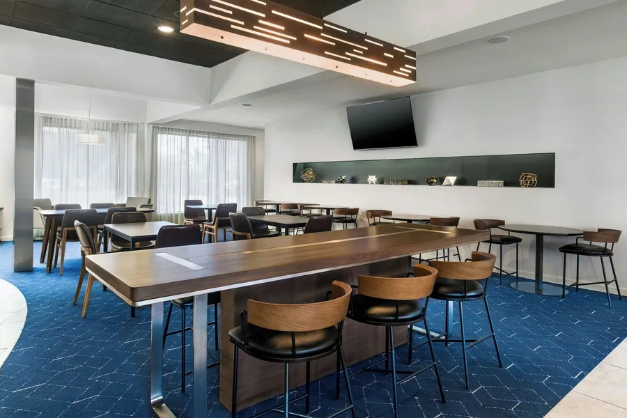 Courtyard by Marriott Phoenix Airport hotel detail image 6