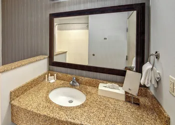 Courtyard by Marriott Troy hotel thumbnail 5