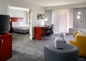 Courtyard by Marriott Macon hotel thumbnail 3