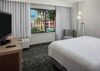 Courtyard Orlando Lake Buena Vista in the Marriott Village hotel thumbnail 6