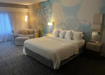Courtyard by Marriott Erie hotel thumbnail 6