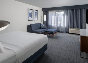 Courtyard by Marriott Decatur hotel thumbnail 7