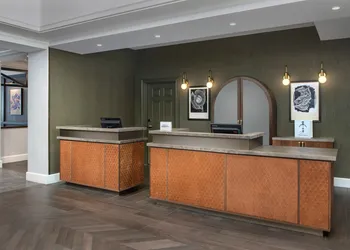 Courtyard by Marriott Savannah Downtown/Historic District hotel thumbnail 5