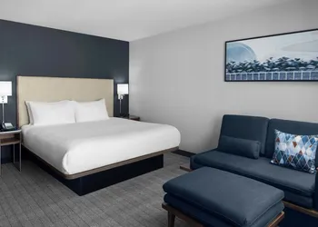 Courtyard by Marriott Los Angeles Burbank Airport hotel thumbnail 5