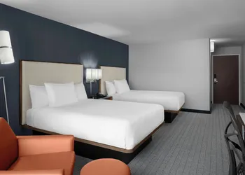 Courtyard by Marriott Los Angeles Burbank Airport hotel thumbnail 8