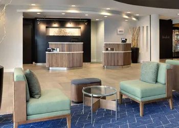 Courtyard by Marriott Edison Woodbridge hotel thumbnail 2