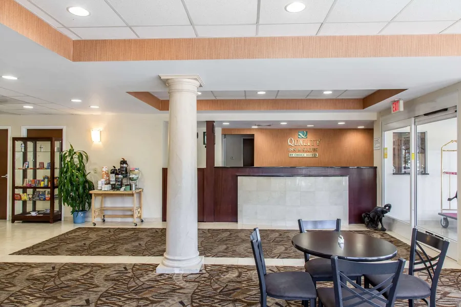 Quality Inn & Suites Danbury near University hotel detail image 2