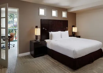 DoubleTree by Hilton San Diego - Hotel Circle hotel thumbnail 5
