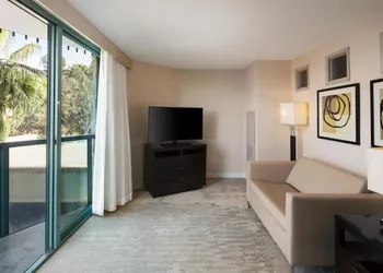 DoubleTree by Hilton San Diego - Hotel Circle hotel thumbnail 8