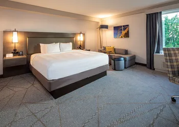 DoubleTree by Hilton Pittsburgh Airport hotel thumbnail 6