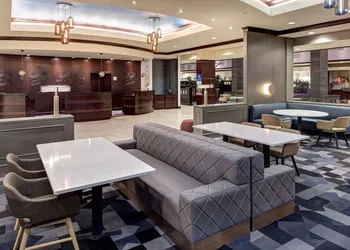 Embassy Suites by Hilton Tampa Brandon hotel thumbnail 4