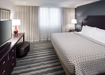 Embassy Suites by Hilton Tampa Brandon hotel thumbnail 8