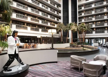 Embassy Suites by Hilton Las Vegas hotel thumbnail 2