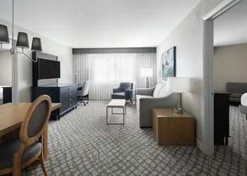 DoubleTree Suites by Hilton Charlotte - SouthPark hotel thumbnail 8