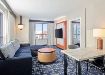 Embassy Suites by Hilton Washington D.C. – Convention Center hotel thumbnail 7