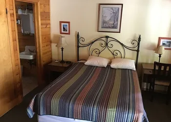 Andruss Motel hotel thumbnail 7