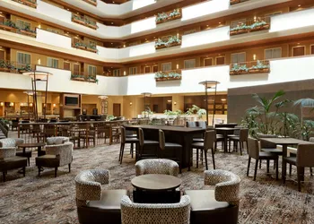 Embassy Suites by Hilton E Peoria Riverfront Conf Center hotel thumbnail 2