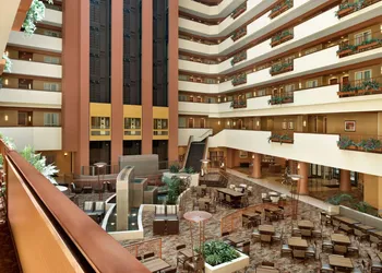 Embassy Suites by Hilton E Peoria Riverfront Conf Center hotel thumbnail 3