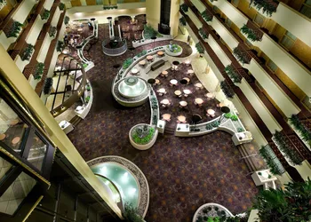 Embassy Suites by Hilton Kansas City International Airport hotel thumbnail 2