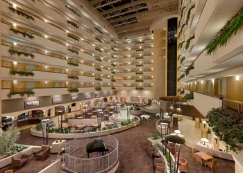 Embassy Suites by Hilton Kansas City International Airport hotel thumbnail 5