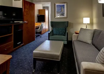 Embassy Suites Williamsburg hotel thumbnail 5
