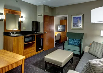 Embassy Suites Williamsburg hotel thumbnail 8