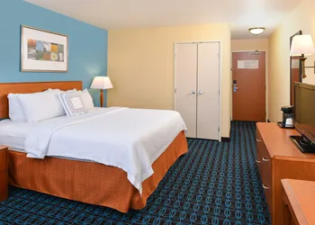 Fairfield Inn & Suites by Marriott Bloomington hotel thumbnail 7