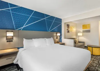 Comfort Inn Davenport East - Bettendorf hotel thumbnail 4