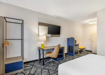 Comfort Inn Davenport East - Bettendorf hotel thumbnail 5