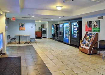 Motel 6 Buffalo, NY - Airport - Williamsville hotel thumbnail 3