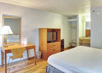 Motel 6 Buffalo, NY - Airport - Williamsville hotel thumbnail 5