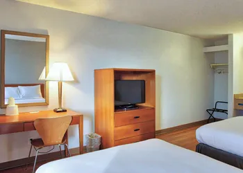 Motel 6 Buffalo, NY - Airport - Williamsville hotel thumbnail 8