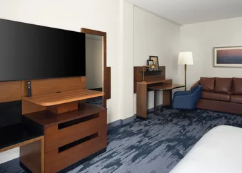 Fairfield Inn & Suites Newark Liberty International Airport hotel thumbnail 3