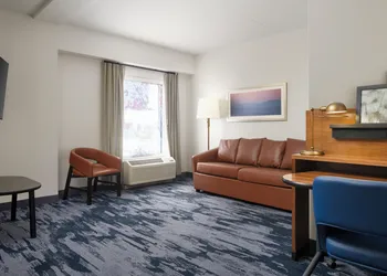 Fairfield Inn & Suites Newark Liberty International Airport hotel thumbnail 4