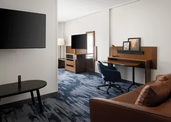 Fairfield Inn & Suites Newark Liberty International Airport hotel thumbnail 6