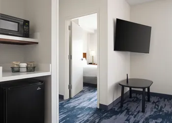 Fairfield Inn & Suites Newark Liberty International Airport hotel thumbnail 7
