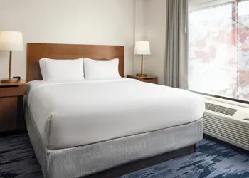 Fairfield Inn & Suites Newark Liberty International Airport hotel thumbnail 8