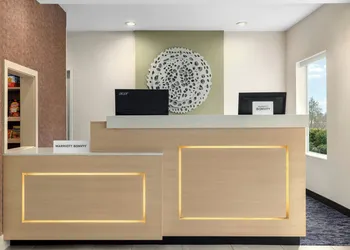 Fairfield Inn and Suites by Marriott Indianapolis Airport hotel thumbnail 3