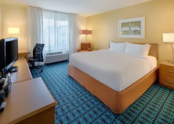 Fairfield Inn and Suites by Marriott Indianapolis Airport hotel thumbnail 6