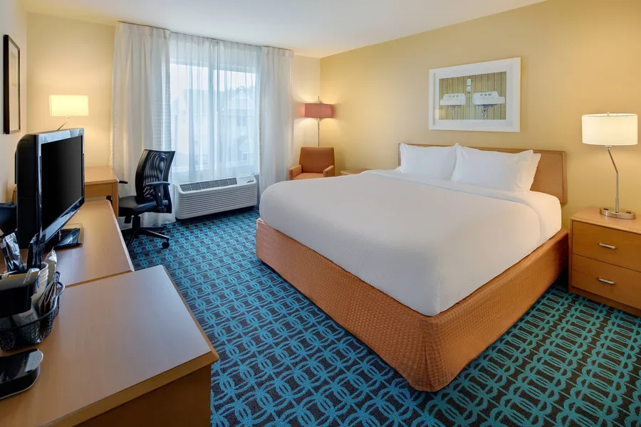 Fairfield Inn and Suites by Marriott Indianapolis Airport hotel detail image 6