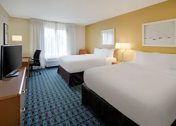 Fairfield Inn and Suites by Marriott Indianapolis Airport hotel thumbnail 7