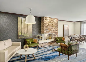Fairfield Inn and Suites by Marriott Marion hotel thumbnail 2