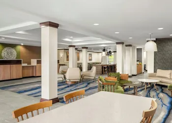 Fairfield Inn and Suites by Marriott Marion hotel thumbnail 3
