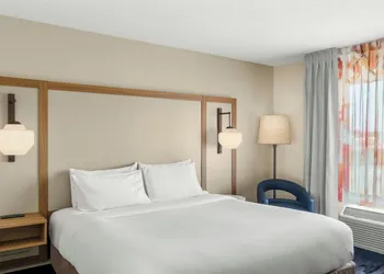 Fairfield Inn and Suites by Marriott Marion hotel thumbnail 7