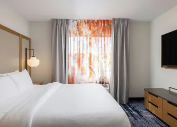 Fairfield Inn & Suites by Marriott® Grand Rapids Airport hotel thumbnail 6