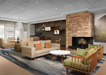 Fairfield Inn & Suites by Marriott at Dulles Airport hotel thumbnail 3